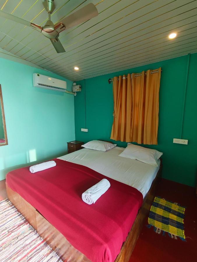 Casa Fiesta Sea Front Beach Huts Patnem Beach Kültér fotó