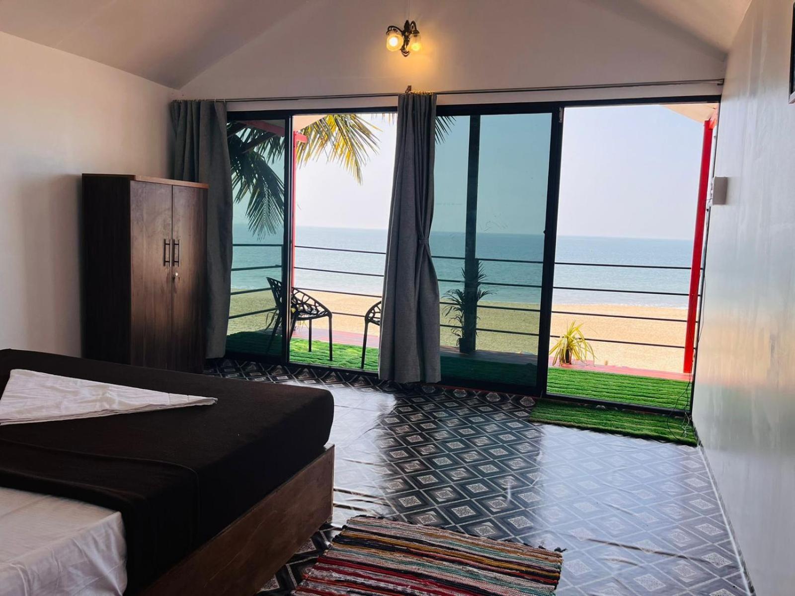 Casa Fiesta Sea Front Beach Huts Patnem Beach Kültér fotó